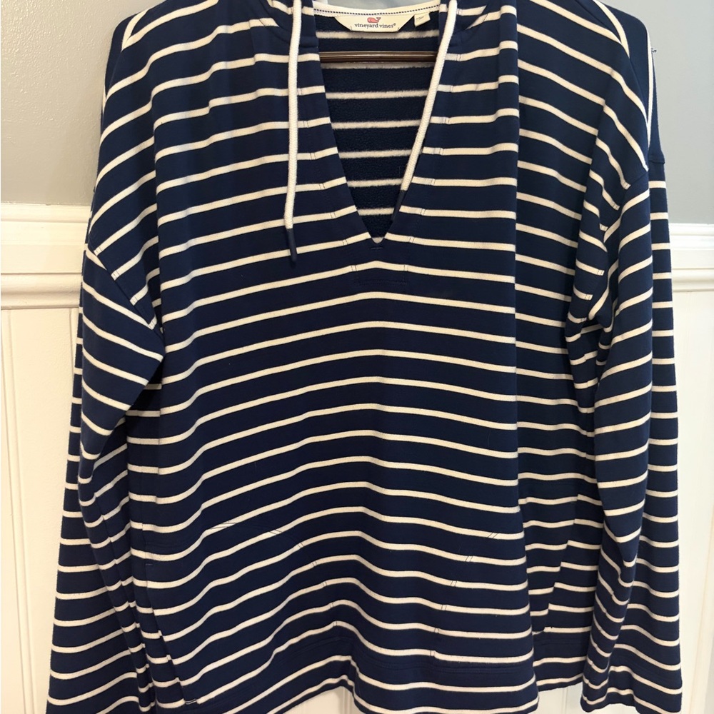 Vineyard vines soft hoodie pullover size M